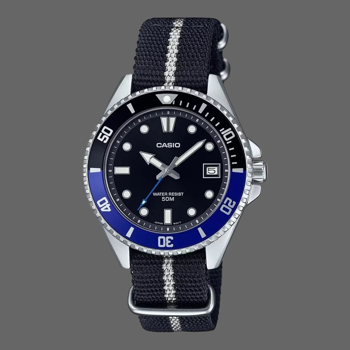 Cadran Casio Duro noir index lumineux SuperLuminova date 3h lisibilité maximale