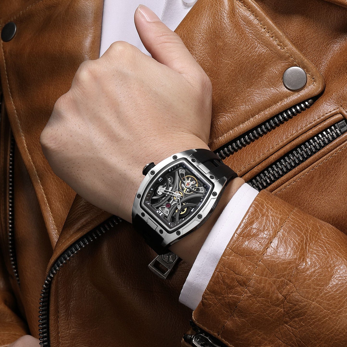 Montre automatique tonneau squelette acier cadran transparent mouvement visible