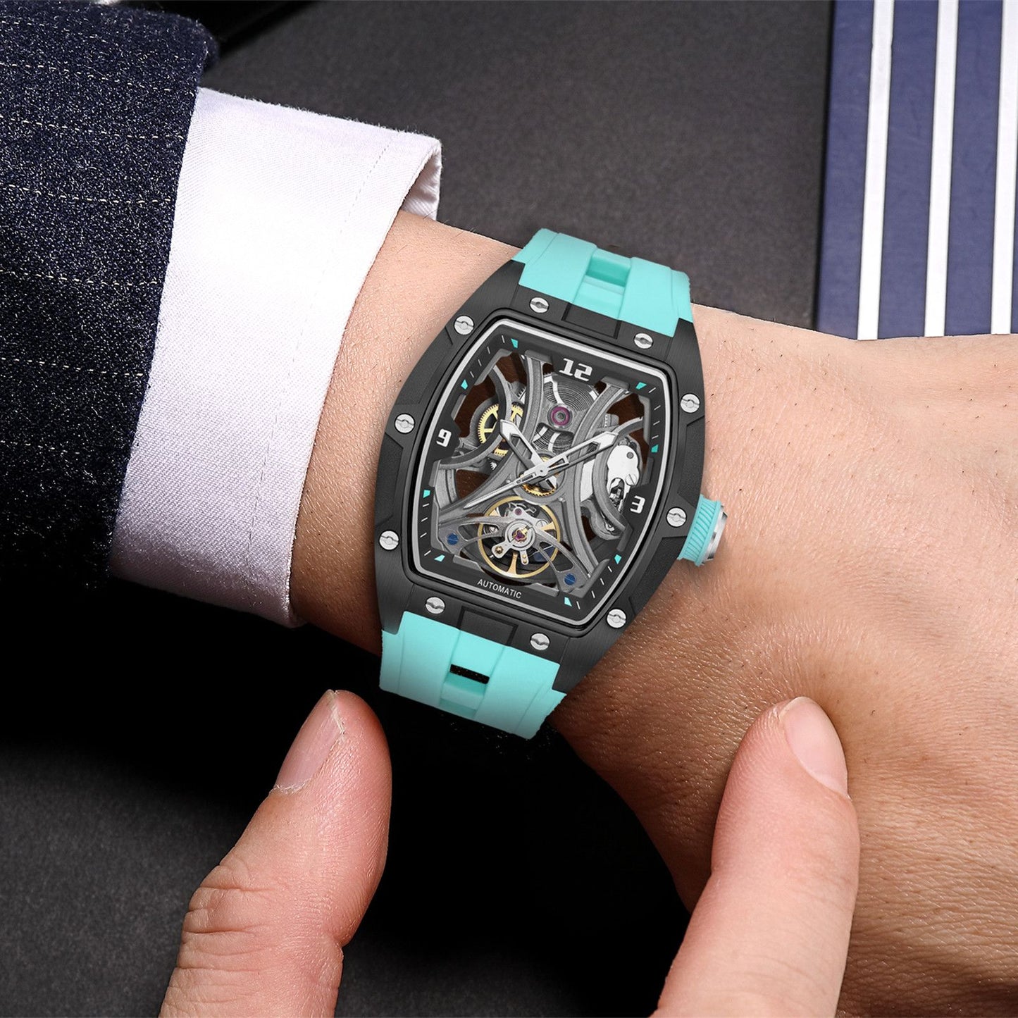 Montre Automatique Skeleton Design Tonneau