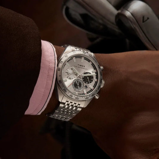 Timex Waterbury chronographe portée poignet jean chemise chambray style casual américain vintage